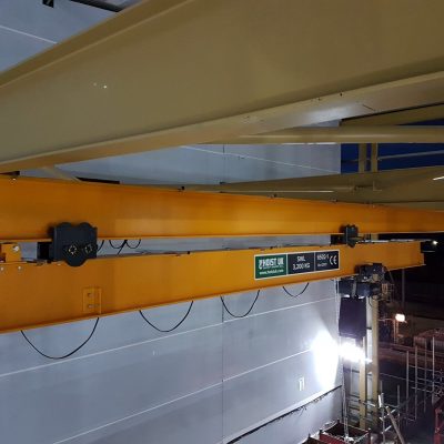 2.7m Runout crane with 3.2 tonne lifting capacity for food industry customer's loading requirements